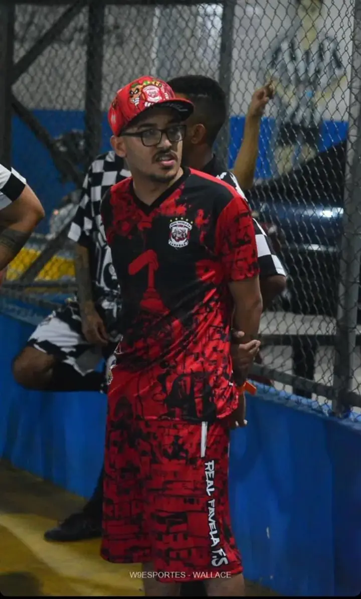 Uniforme vermelho personalizado RP SPORTS visto de frente